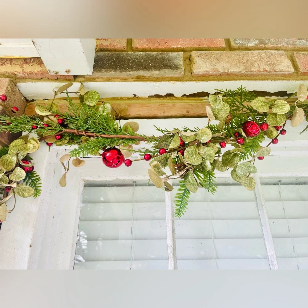 Resounding Cheer Christmas Jingle Bell Garland